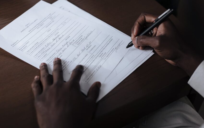 What are Essential Contract Clauses, and how to use them in a Contract